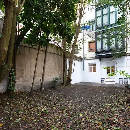 Isozaki Home, Guggenheim Y Glamour *